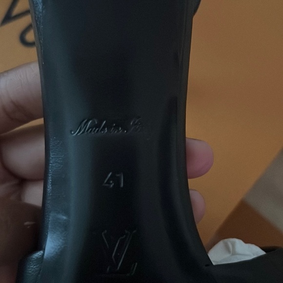 LOUIS VUITTON REVIVAL MULE - Picture 10 of 10